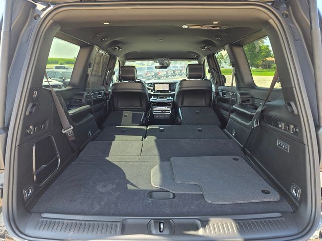 New 2026 Jeep Grand Wagoneer Limited w/ Convenience Group I AWD/4WD image 13