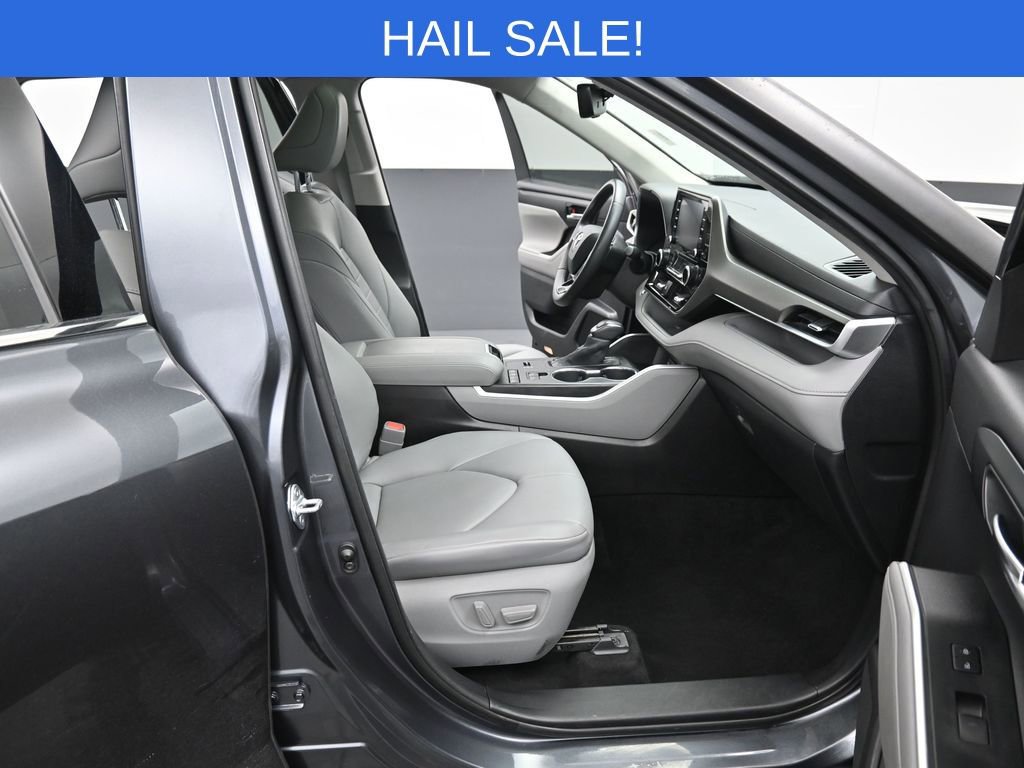 Certified 2020 Toyota Highlander XLE image 36