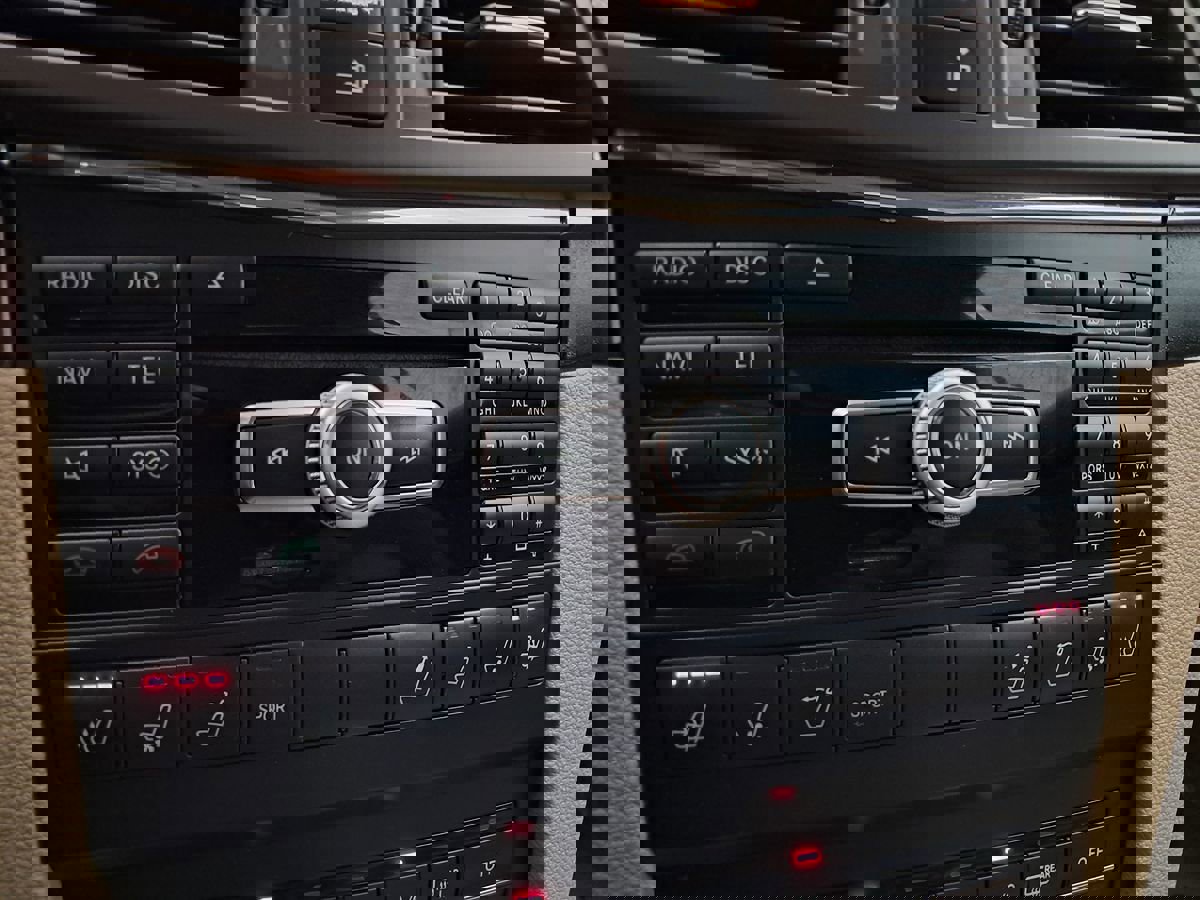 Used 2012 Mercedes-Benz E 550 Cabriolet AMG Line image 17