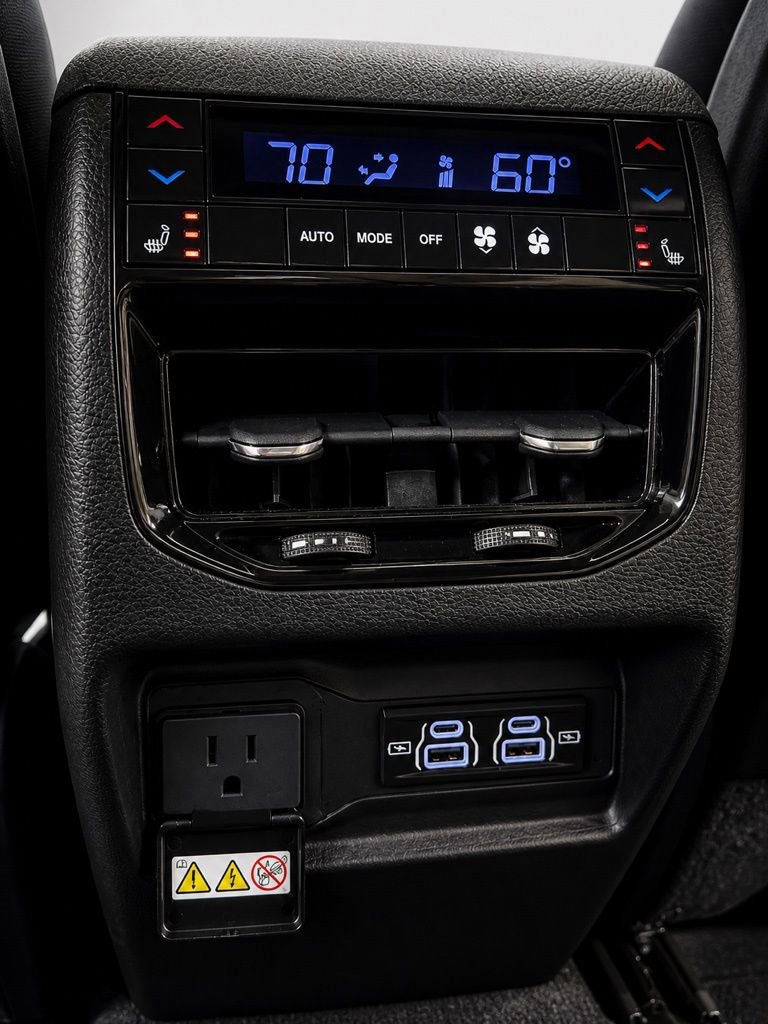 Used 2023 Jeep Grand Cherokee Summit AWD/4WD image 23