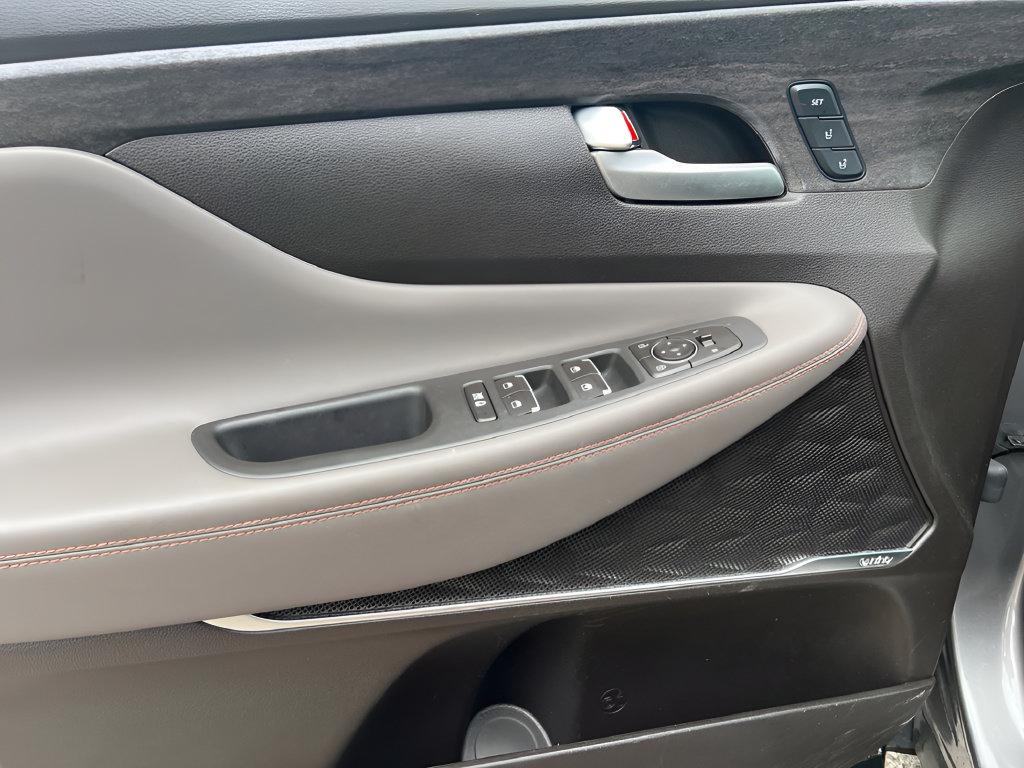 Used 2020 Hyundai Santa Fe Limited AWD/4WD image 13