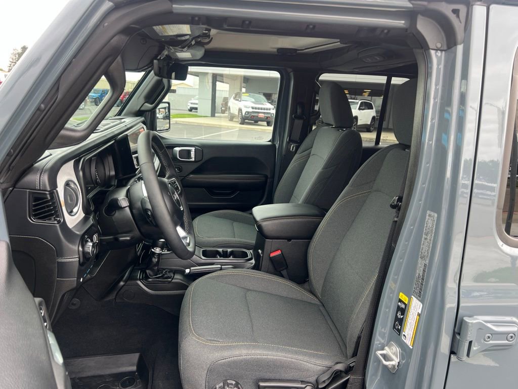 Used 2025 Jeep Wrangler Backcountry 4xe AWD/4WD image 17