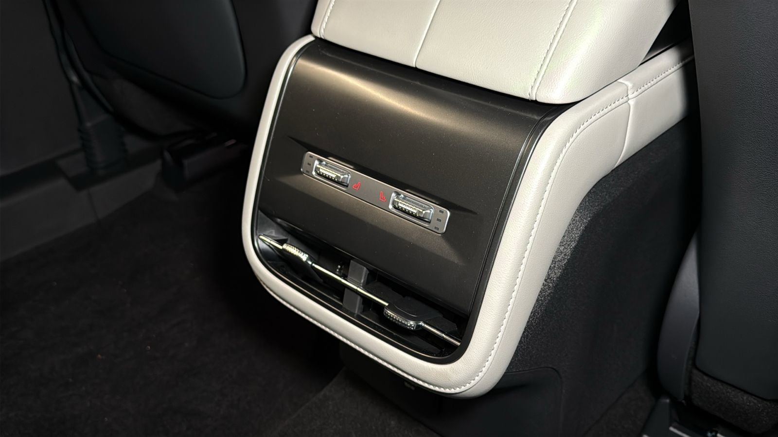 New 2026 Lincoln Nautilus Reserve AWD/4WD image 12