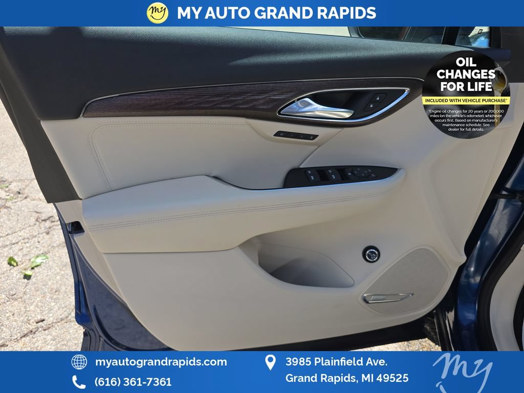 Used 2023 Buick Envision Avenir AWD/4WD image 10