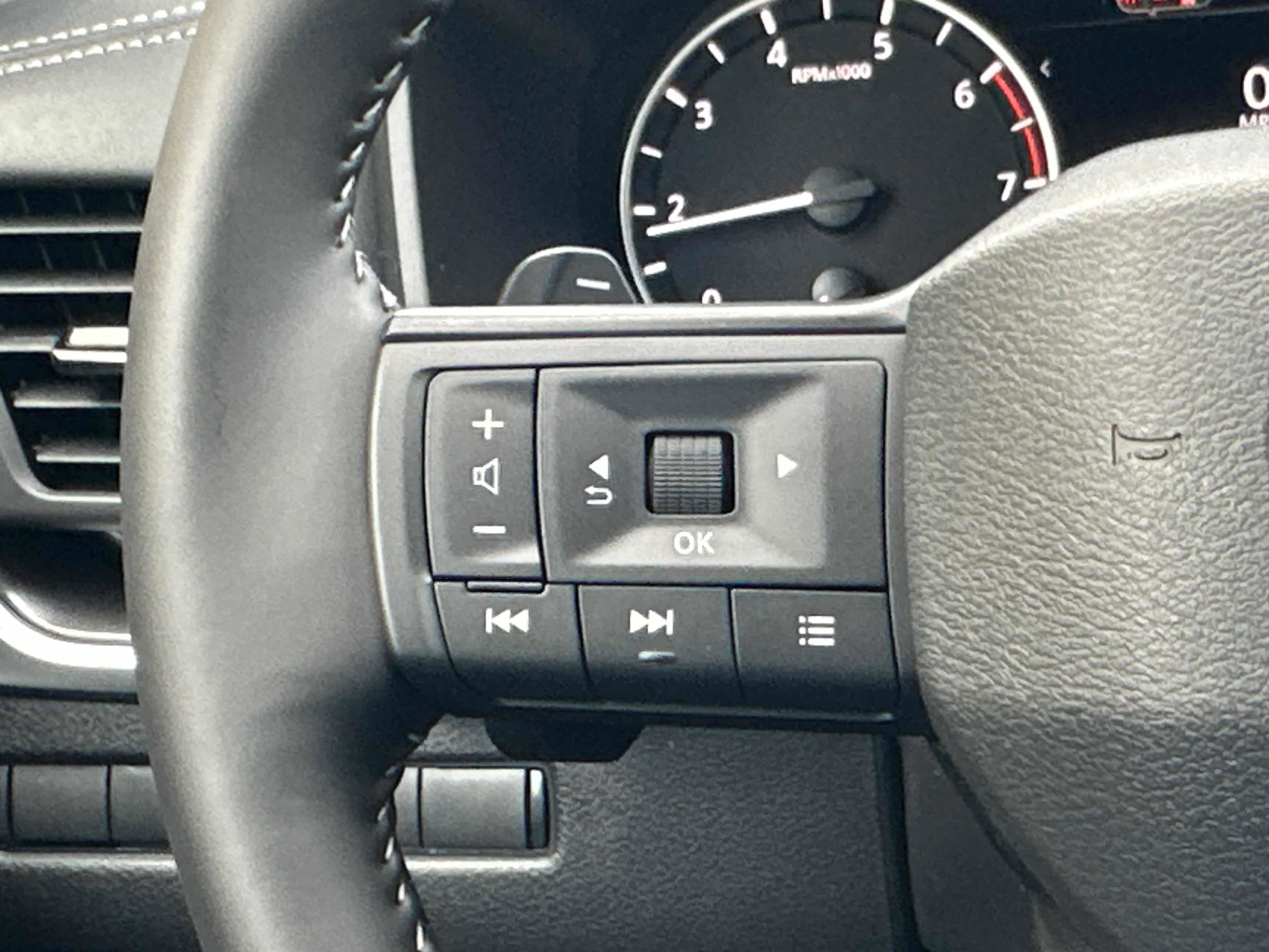 New 2026 Nissan Rogue SV AWD/4WD image 37