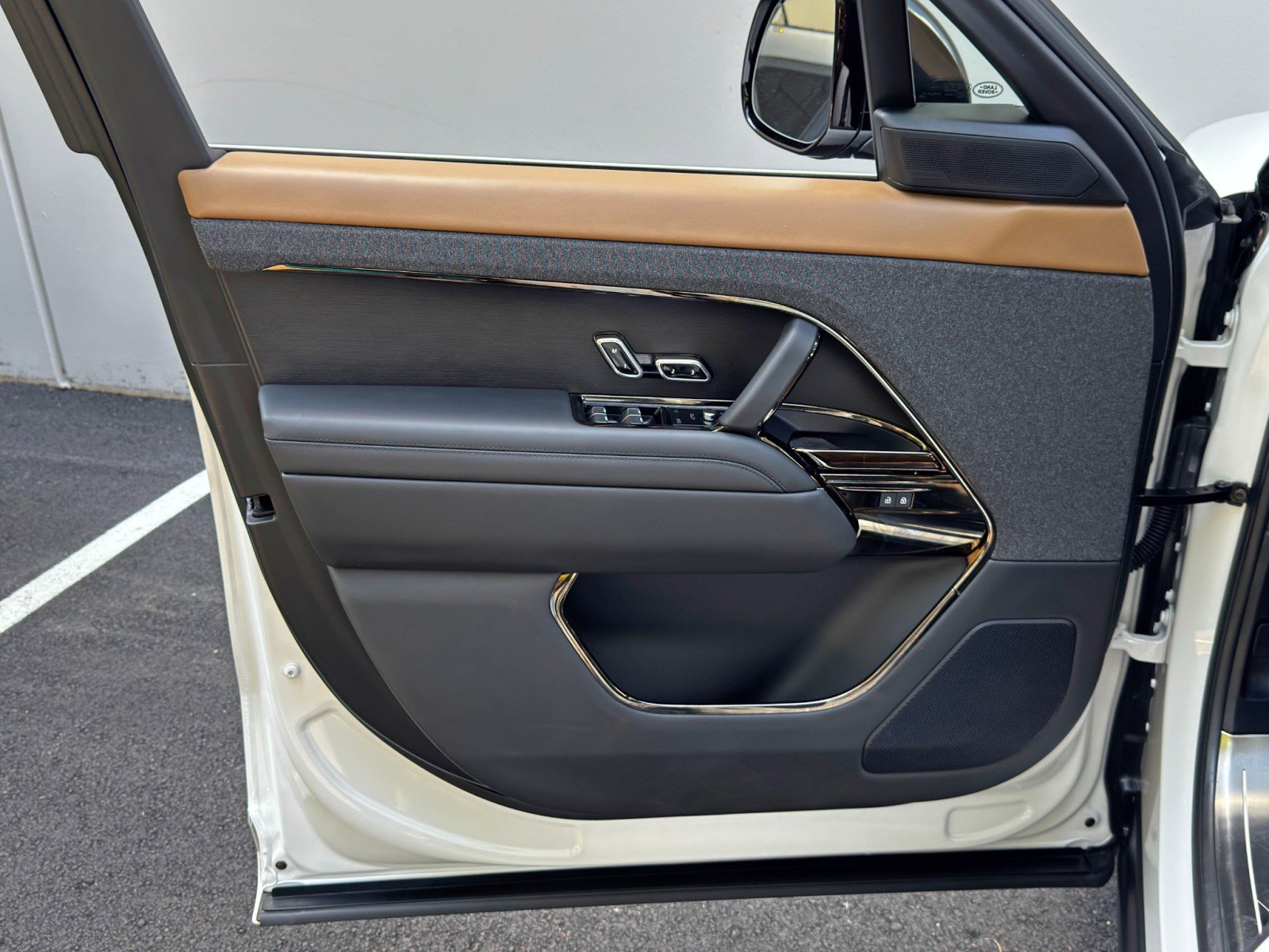 Used 2024 Land Rover Range Rover Sport Autobiography image 49