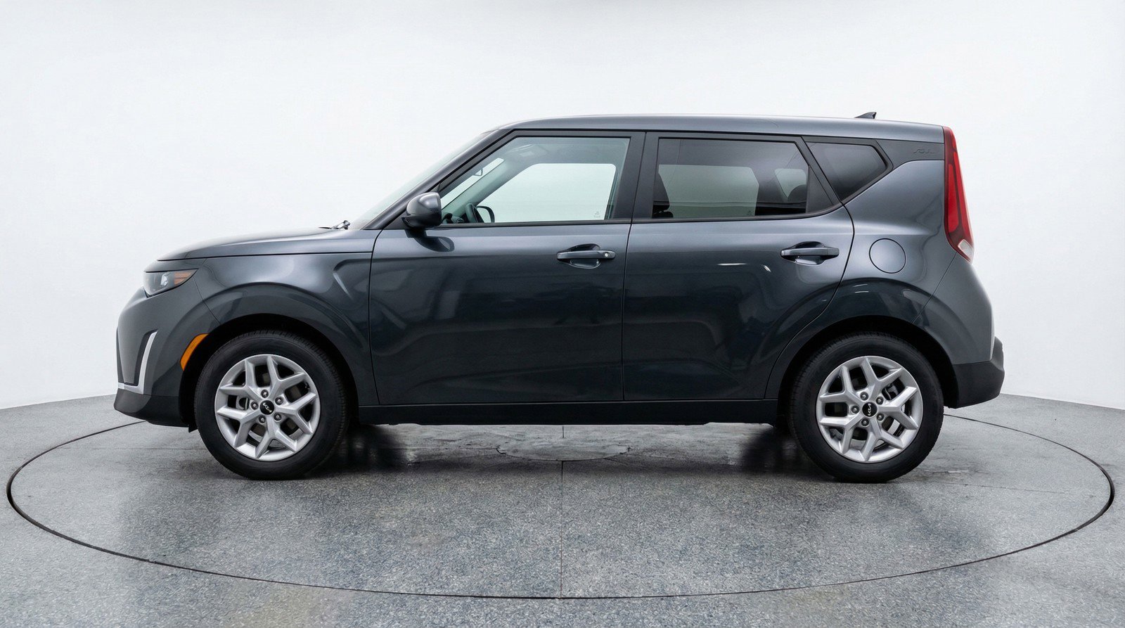 Used 2025 Kia Soul LX w/ LX Technology Package image 3