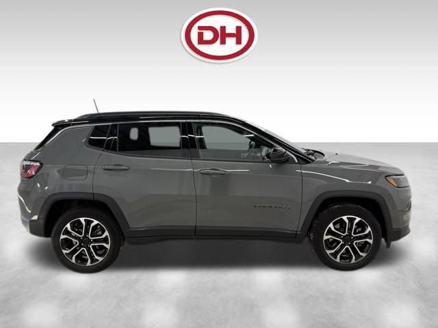 Used 2024 Jeep Compass Limited image 2