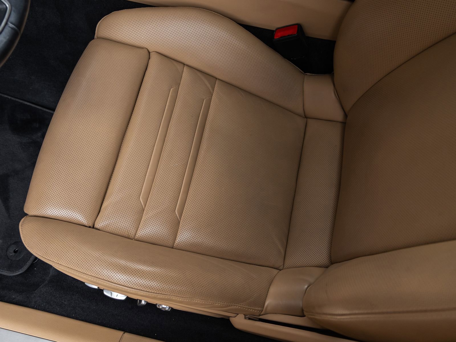 Certified 2018 Porsche Panamera image 23