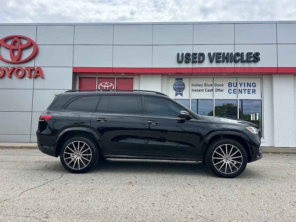 Used 2023 Mercedes-Benz GLS 450 4MATIC image 7