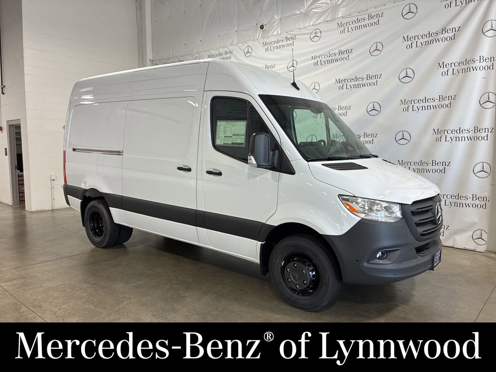 New 2025 Mercedes-Benz Sprinter 3500 image 1