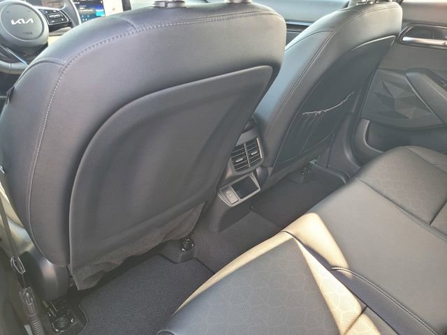 Used 2024 Kia Seltos SX w/ SX Sunroof Package image 12