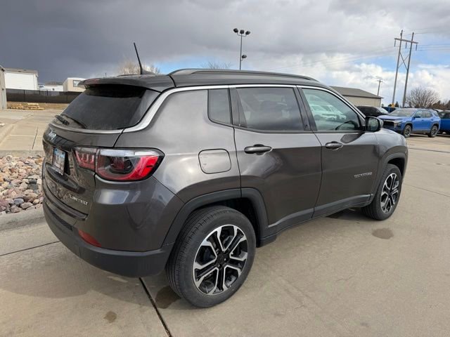 Used 2024 Jeep Compass Limited image 6