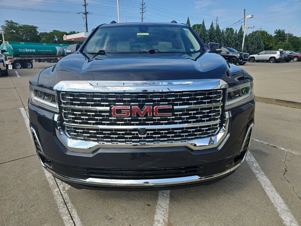 Used 2023 GMC Acadia Denali w/ Denali Ultimate Package AWD/4WD image 6