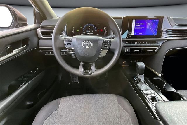 Used 2025 Toyota Camry LE image 8