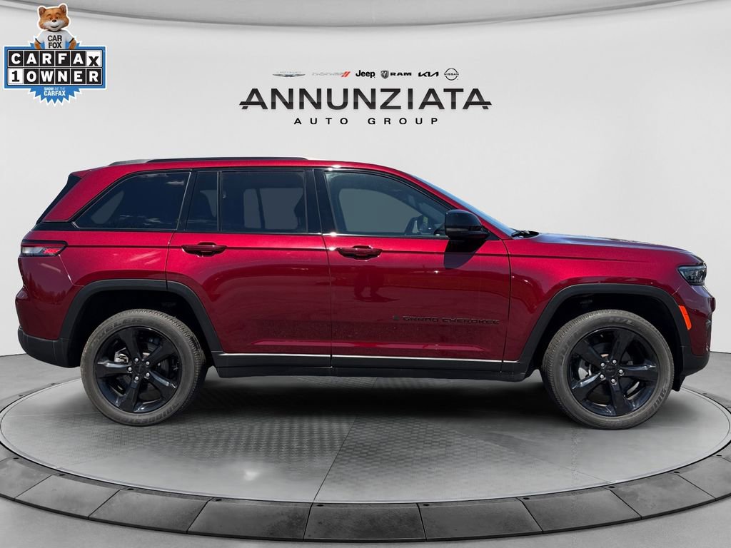 Used 2023 Jeep Grand Cherokee Altitude AWD/4WD image 6