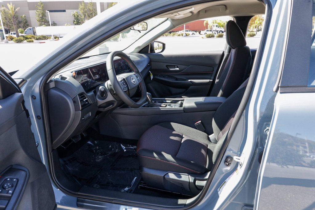 New 2027 Nissan Sentra SR FWD image 15