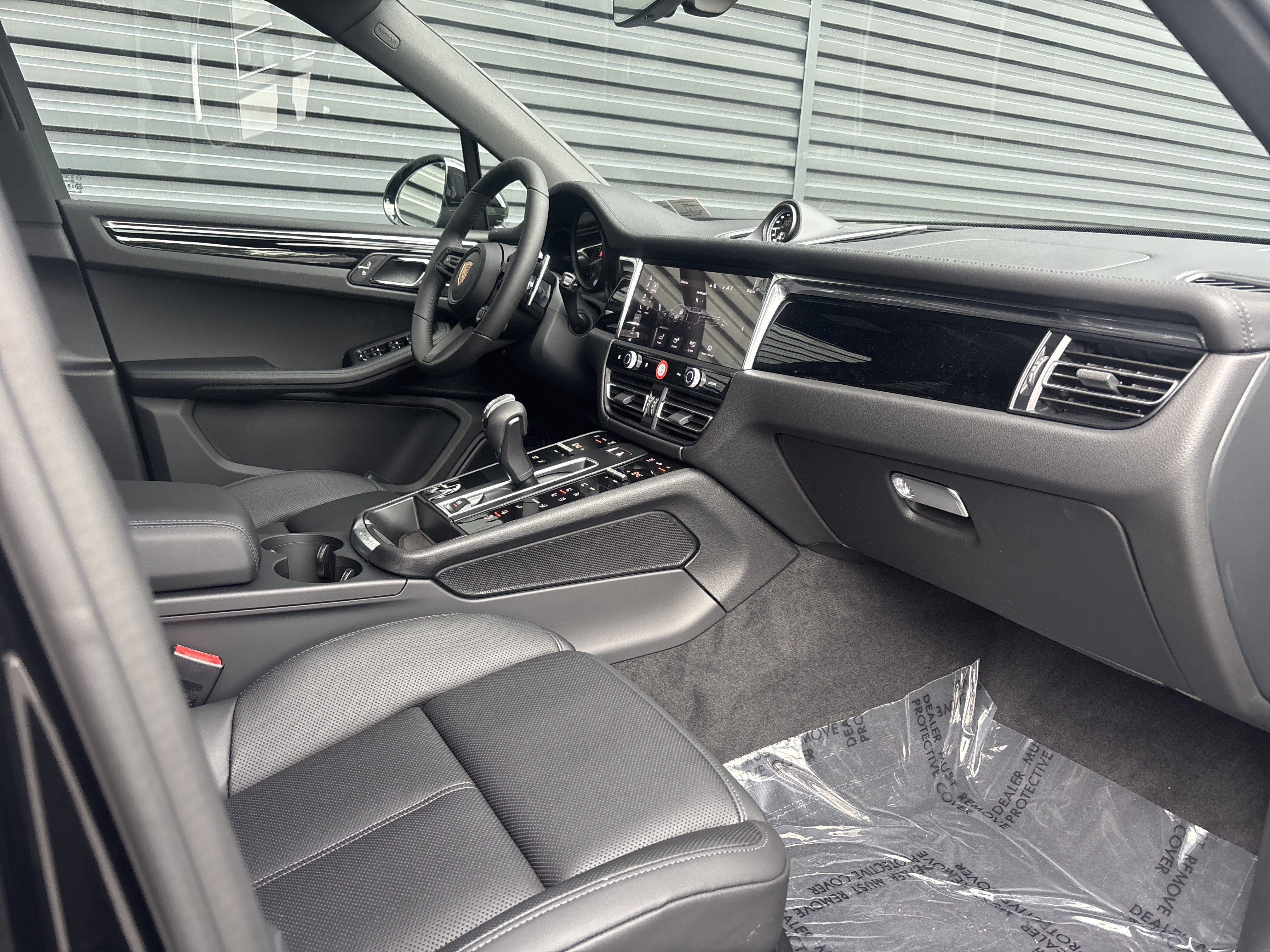 New 2026 Porsche Macan AWD/4WD image 18
