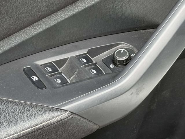 Certified 2023 Volkswagen Jetta SE w/ Panoramic Sunroof Package FWD image 17