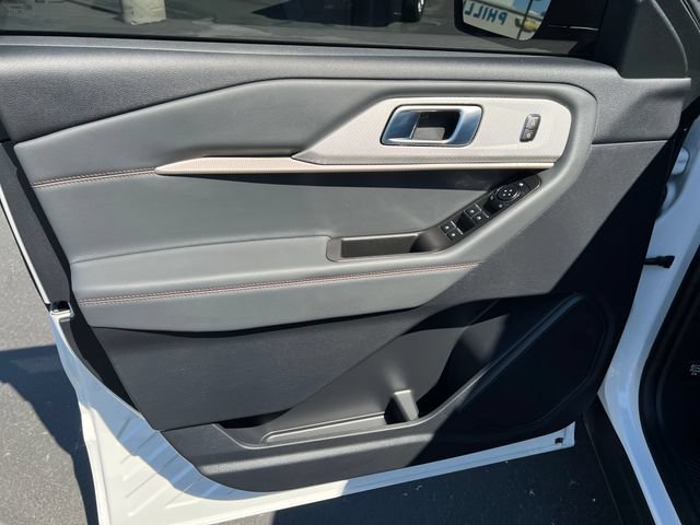 Used 2026 Ford Explorer Active w/ Active Comfort Package AWD/4WD image 11