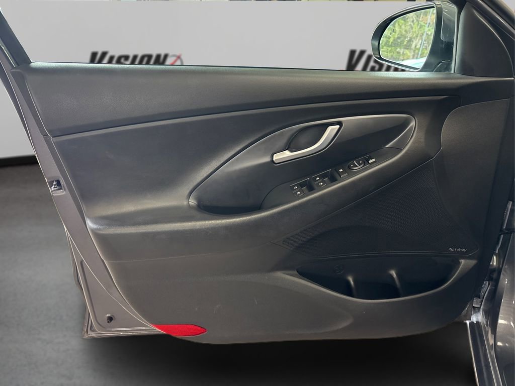 Used 2018 Hyundai Elantra GT w/ Tech Package 03 image 20