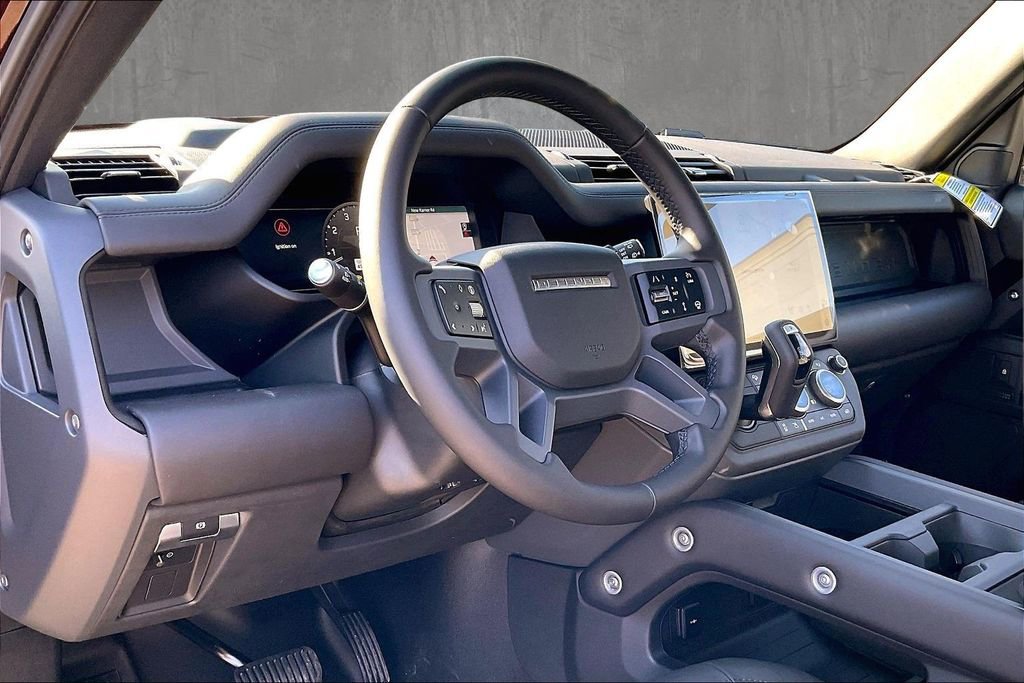 New 2026 Land Rover Defender 130 X-Dynamic SE image 7