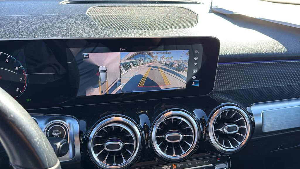 Used 2021 Mercedes-Benz GLB 250 image 17