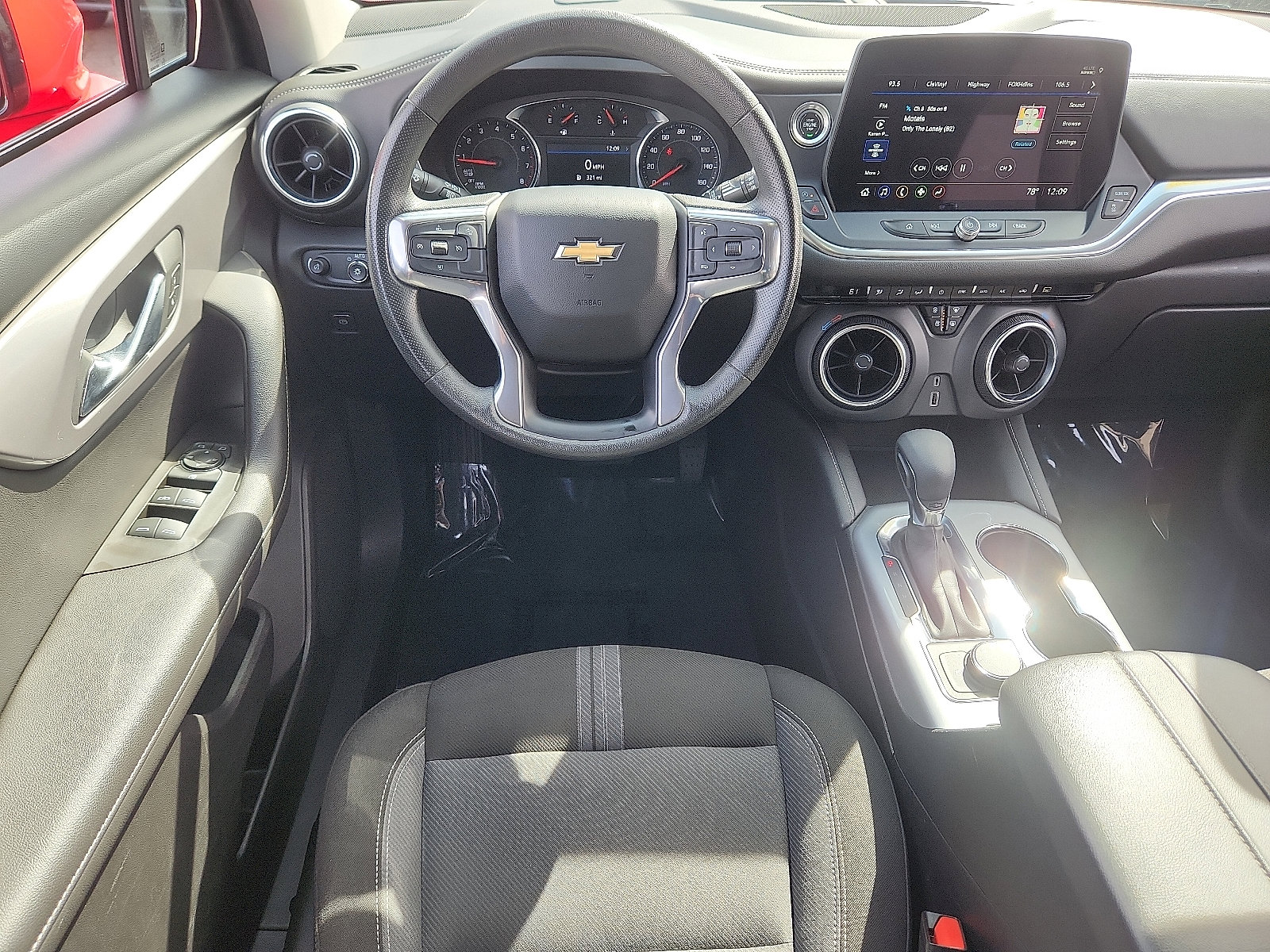 Used 2023 Chevrolet Blazer LT image 11