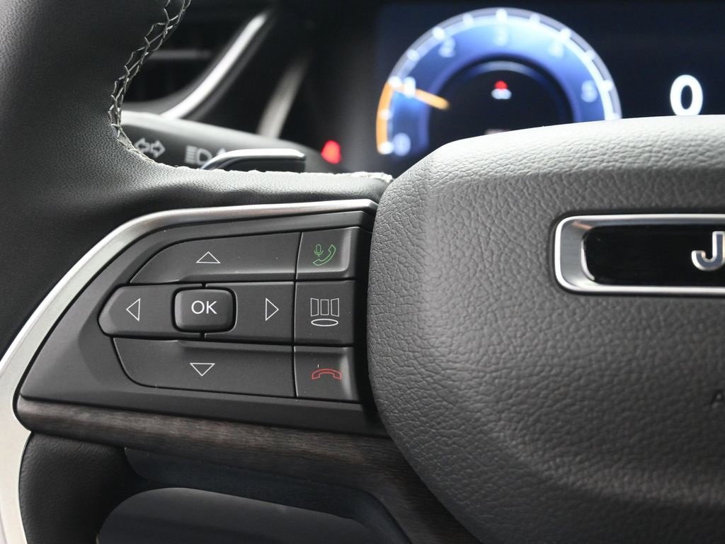 New 2025 Jeep Grand Cherokee L Limited w/ Black Appearance Package image 23