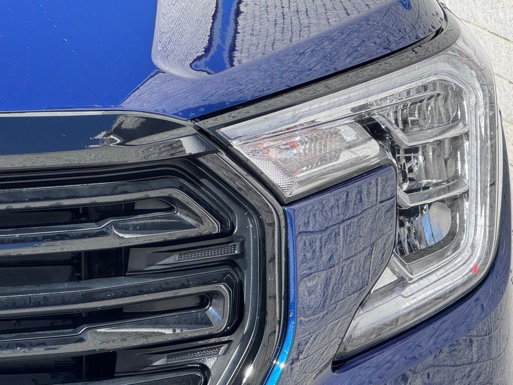 Used 2022 GMC Terrain SLE w/ Driver Convenience Package image 5