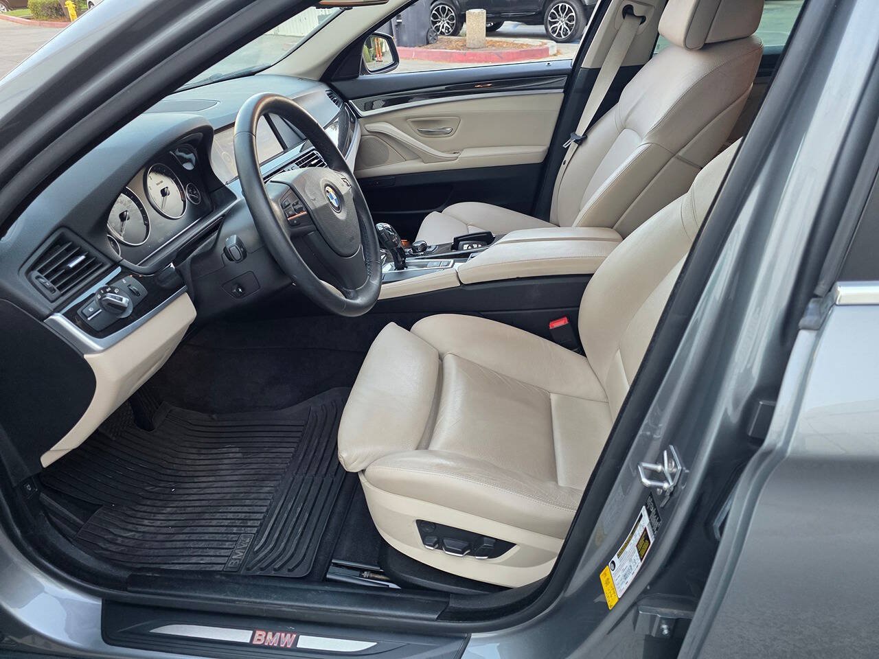 Used 2012 BMW 550i Sedan RWD image 16