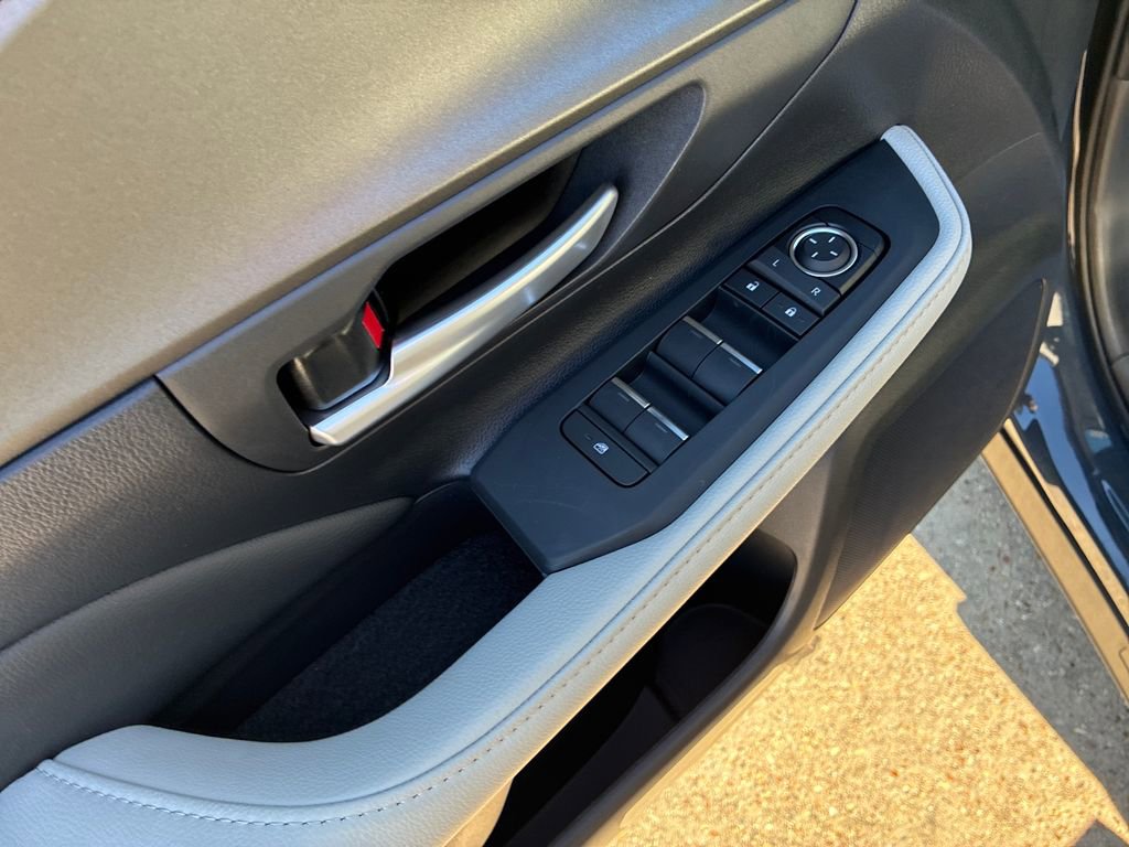 New 2026 Toyota Grand Highlander XLE image 13