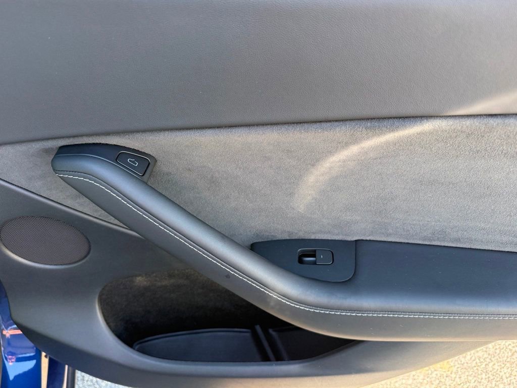 Used 2023 Tesla Model Y Long Range image 30