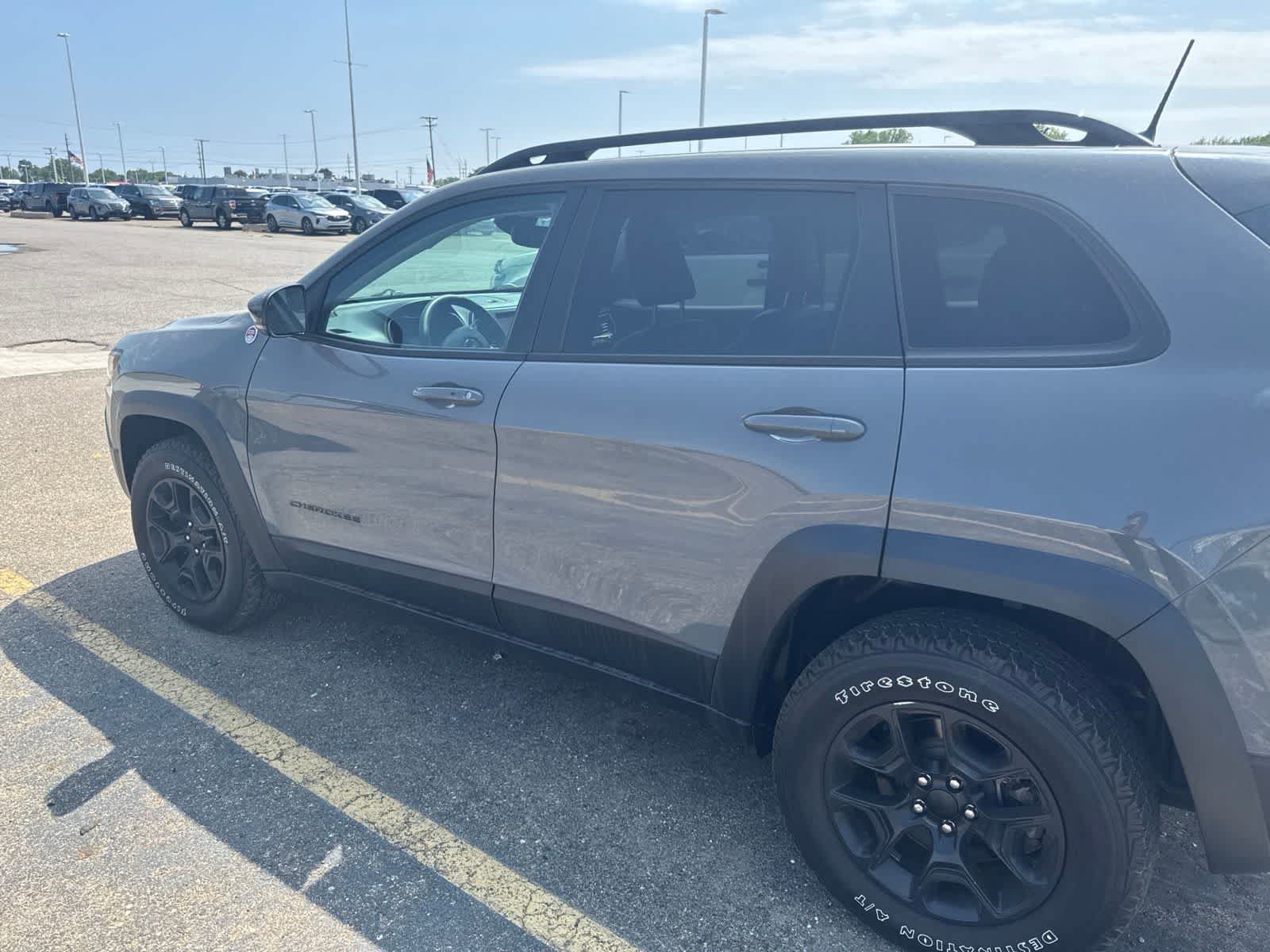 Used 2022 Jeep Cherokee Trailhawk w/ Sound & Nav Group AWD/4WD image 16