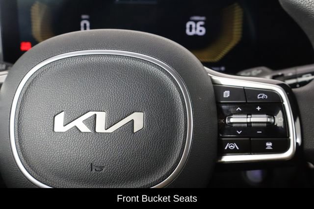 Used 2025 Kia Sorento LX FWD image 10