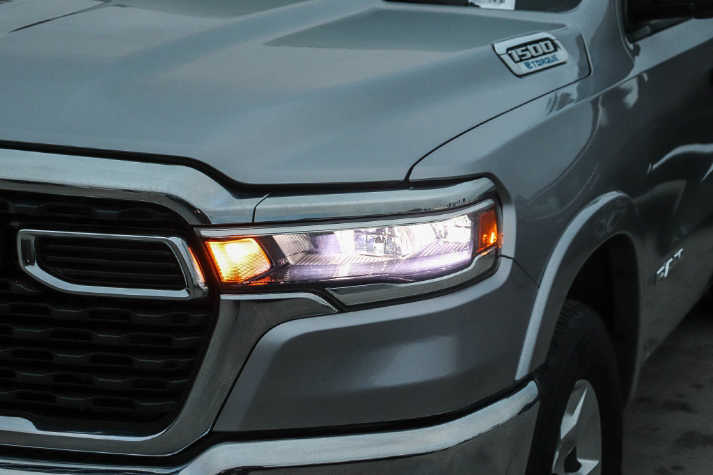 Used 2025 RAM 1500 Big Horn AWD/4WD image 5