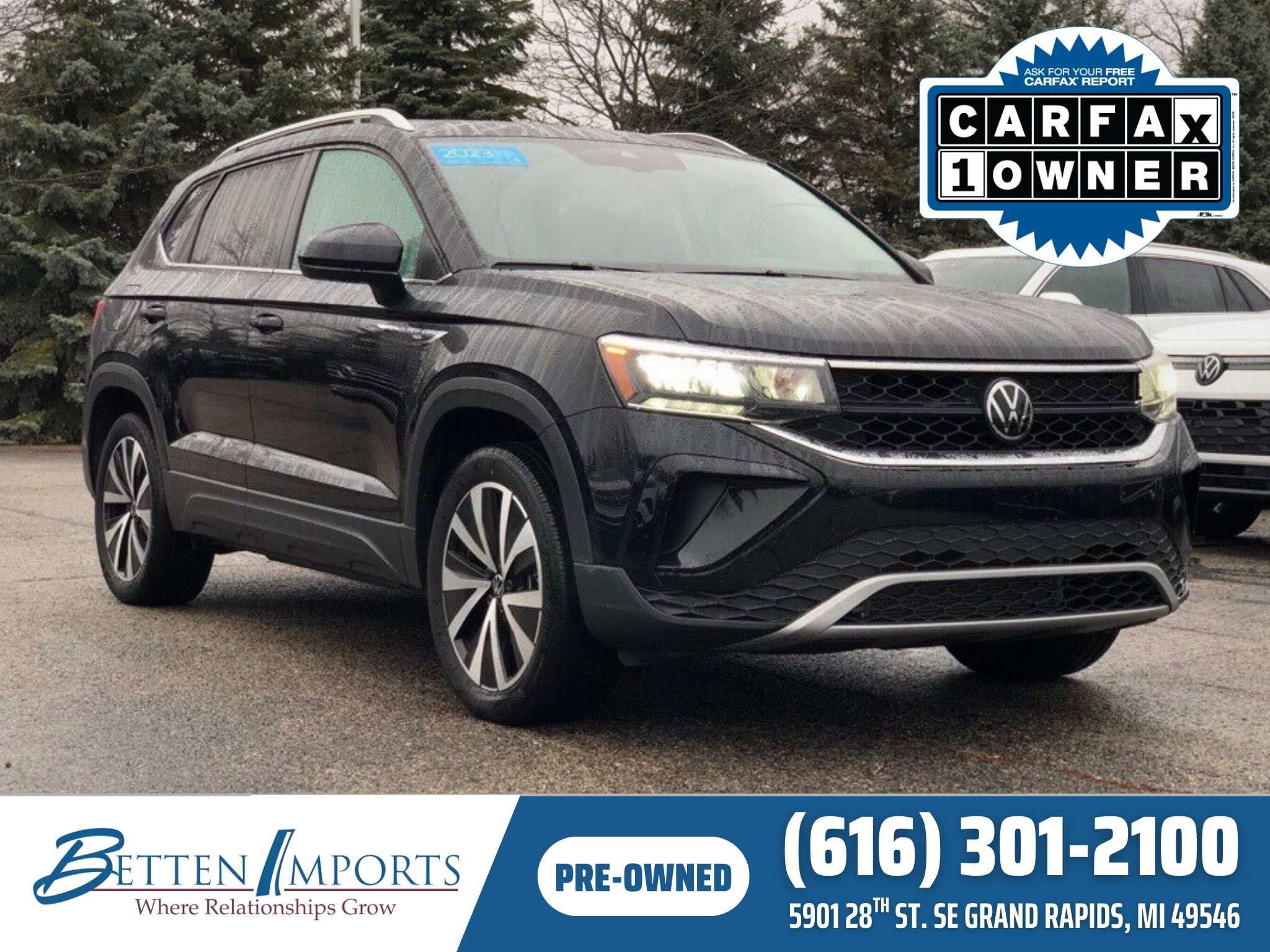 Used 2023 Volkswagen Taos SE w/ Panoramic Sunroof Package