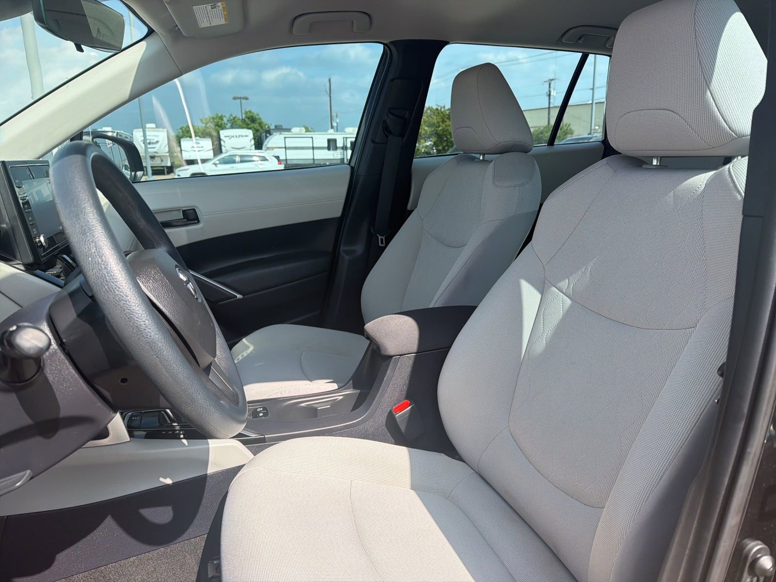 Used 2022 Toyota Corolla Cross L FWD image 9