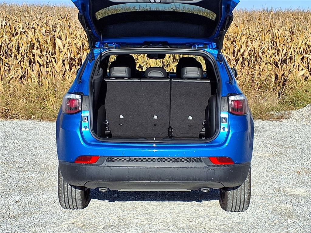 New 2026 Jeep Compass Limited image 30