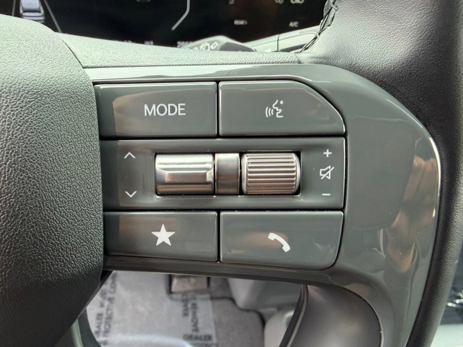 Used 2024 Kia EV9 Light Long Range RWD image 17