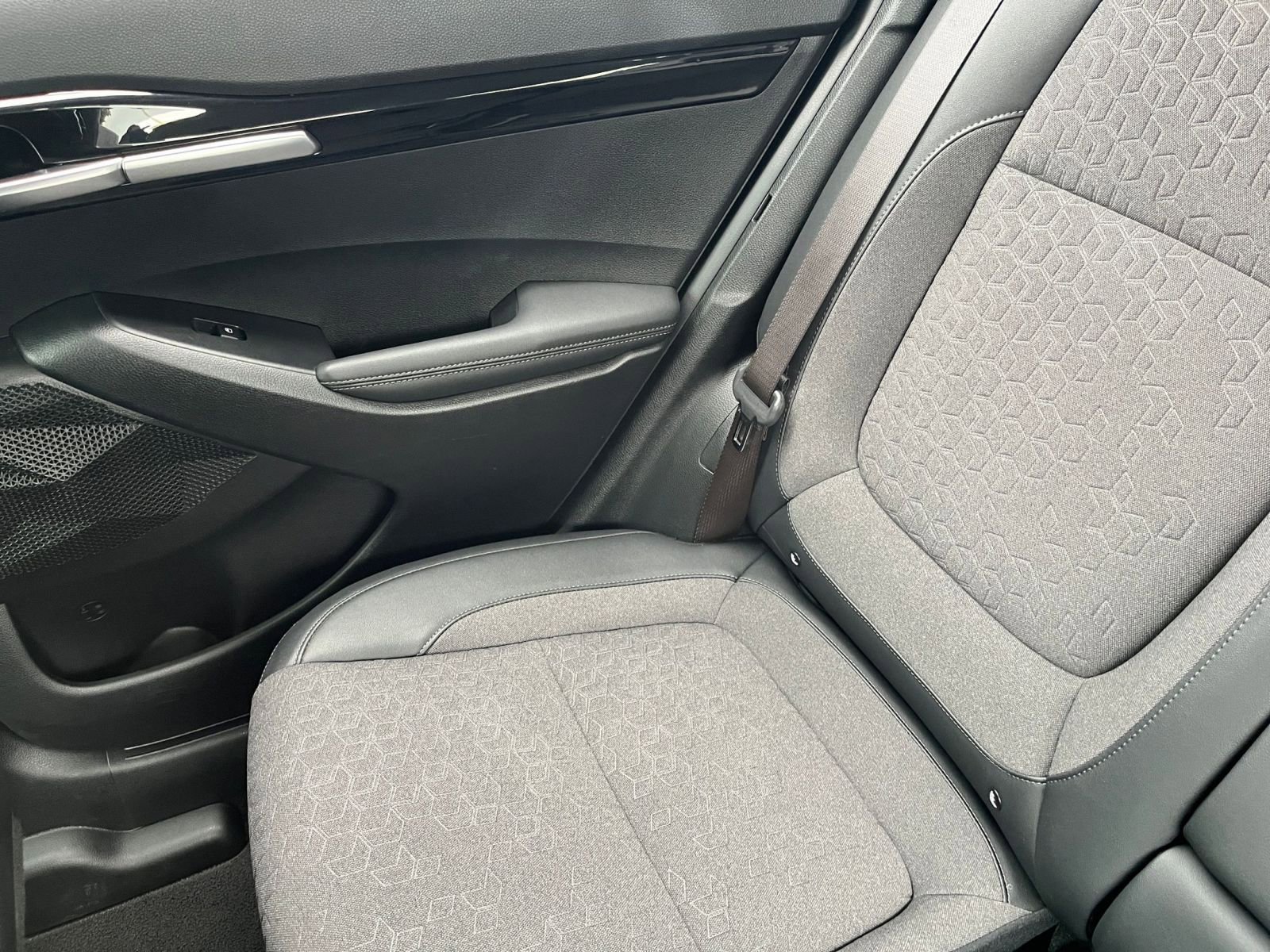 Used 2025 Kia Seltos S image 40