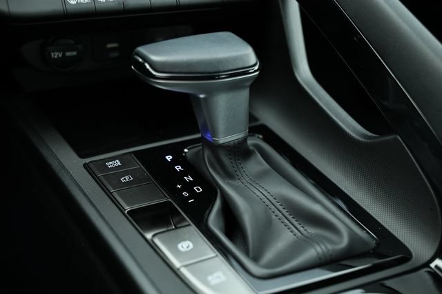 Certified 2025 Hyundai Elantra SEL FWD image 40