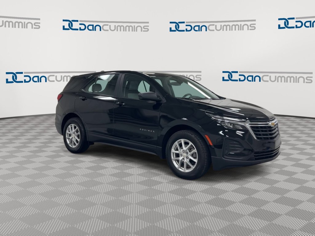 Used 2024 Chevrolet Equinox LS FWD image 2