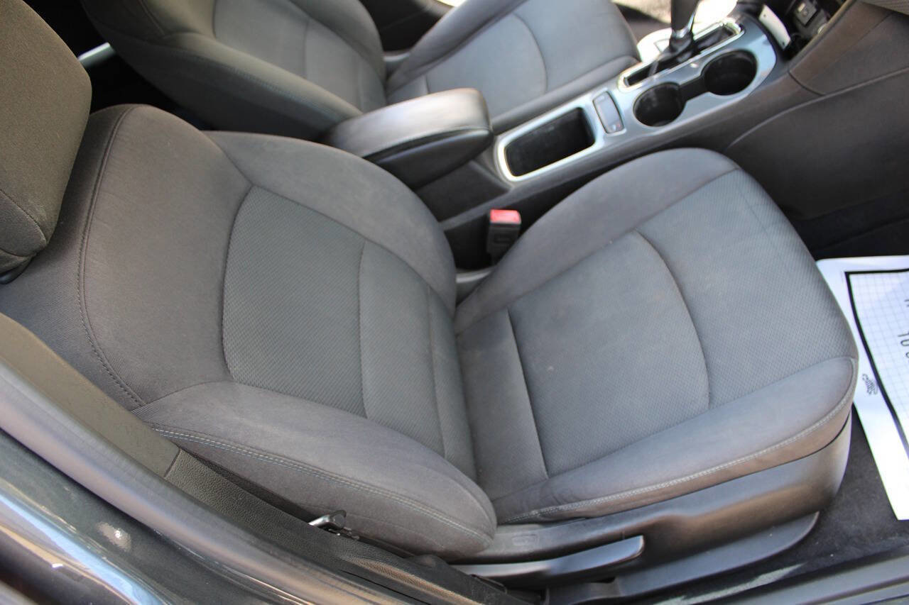 Used 2018 Chevrolet Cruze LT w/ Convenience Package image 37