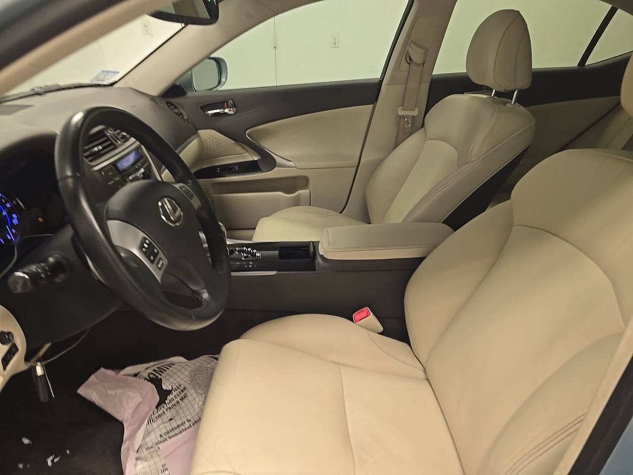 Used 2011 Lexus IS 250 RWD image 3