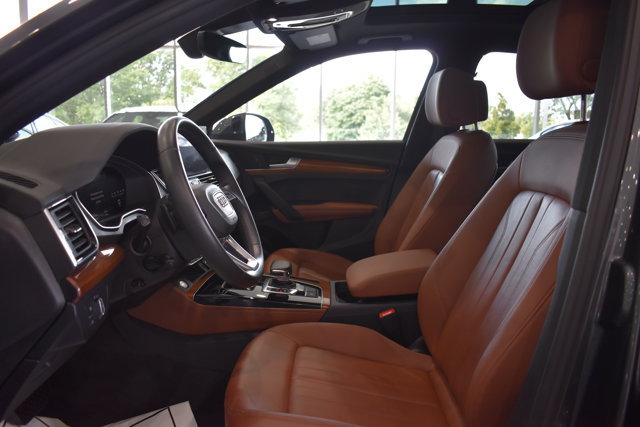 Used 2023 Audi Q5 2.0T Premium Plus w/ Premium Plus Package AWD/4WD image 11