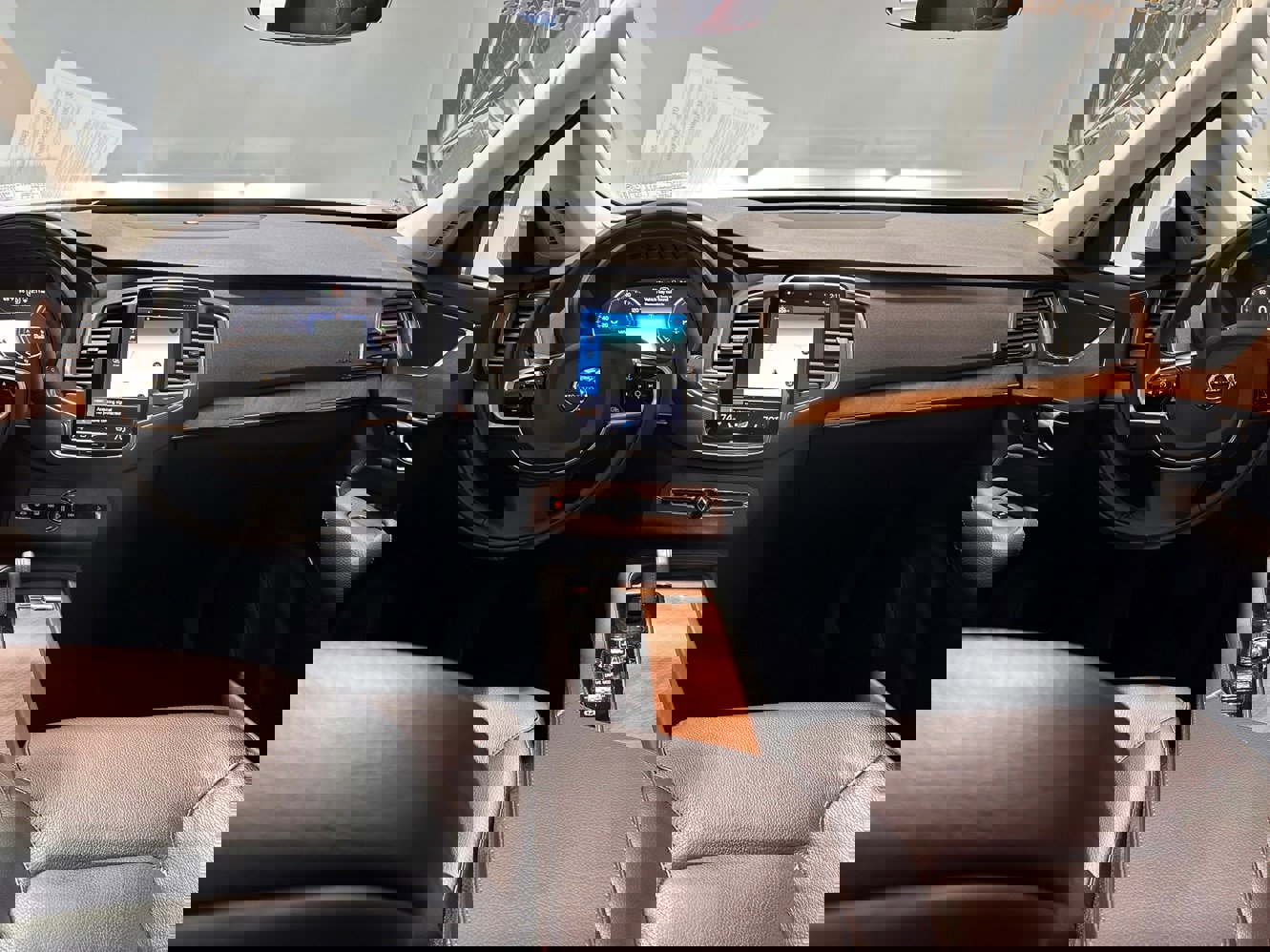 Used 2021 Volvo XC90 T8 Inscription Expression w/ Climate Package image 8