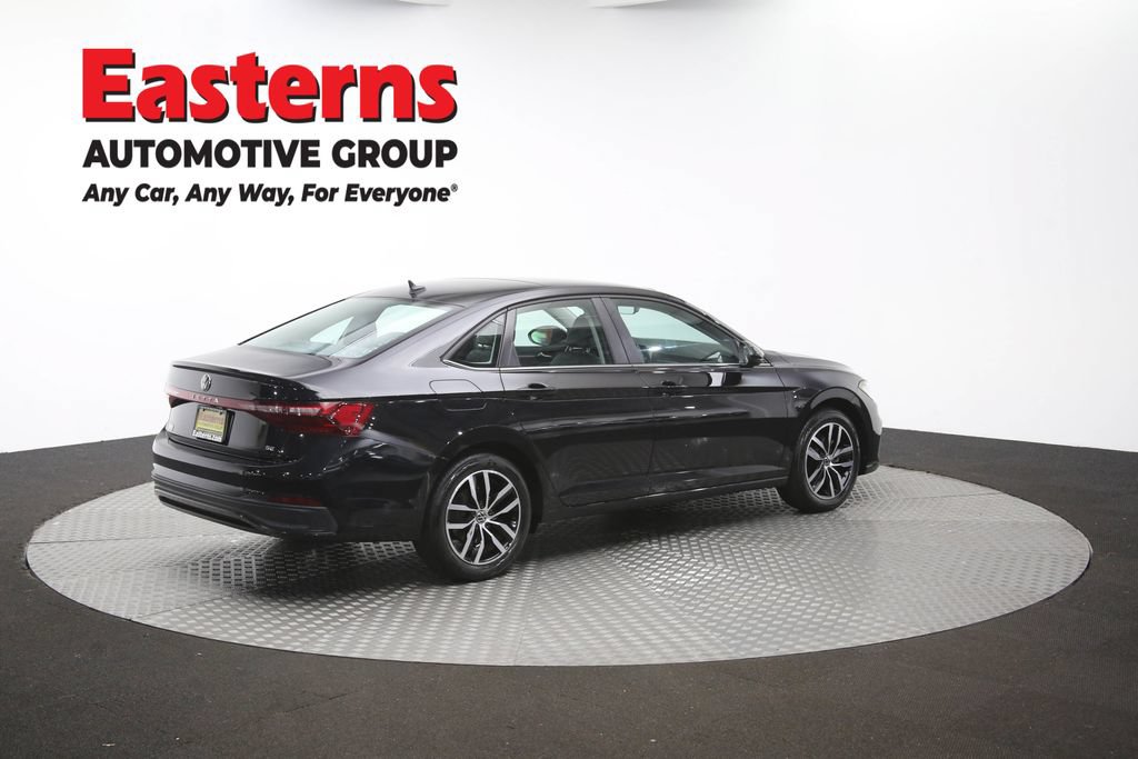 Used 2025 Volkswagen Jetta SE FWD image 42