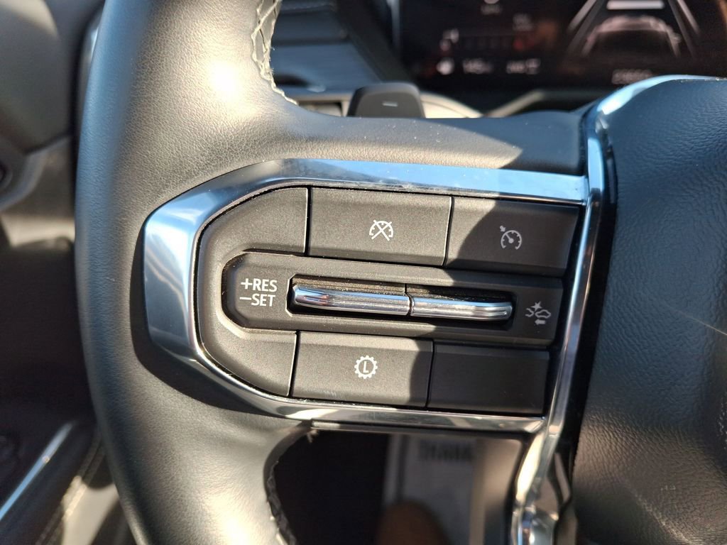 Used 2024 GMC Acadia Elevation image 25