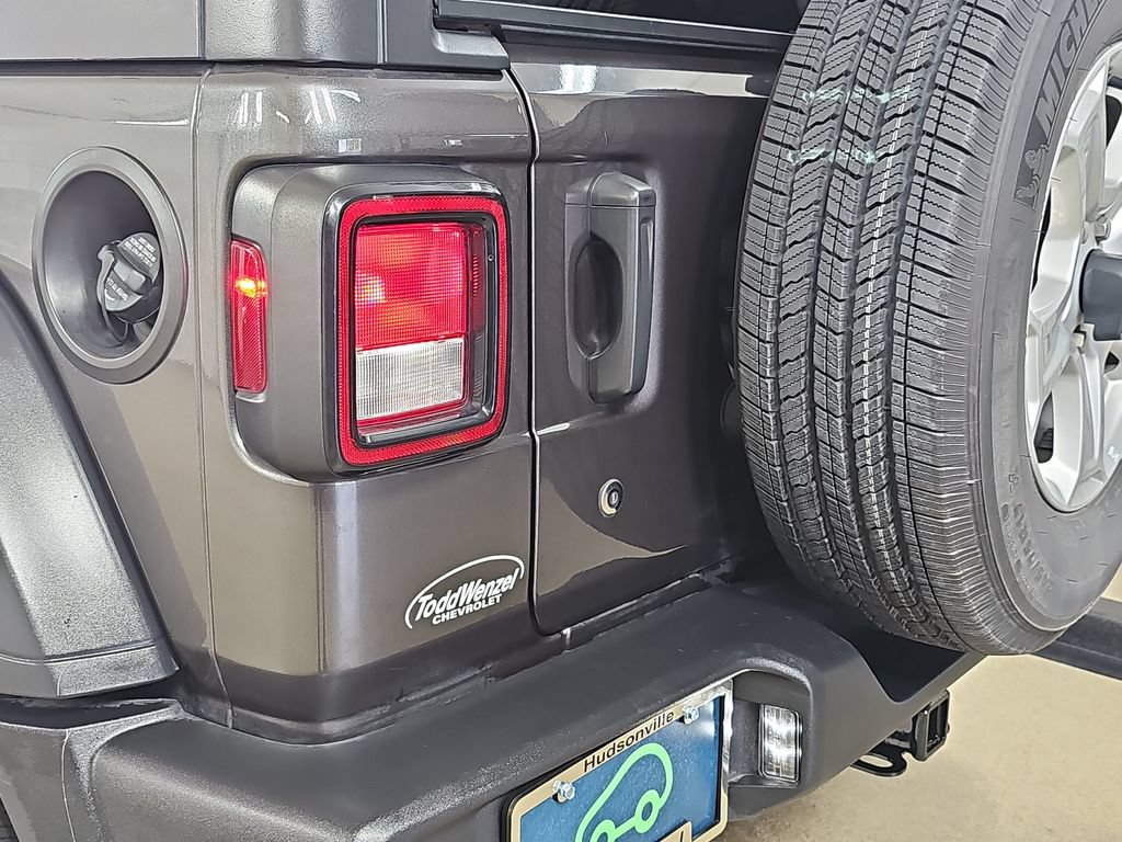 Used 2018 Jeep Wrangler Unlimited Sport S AWD/4WD image 38